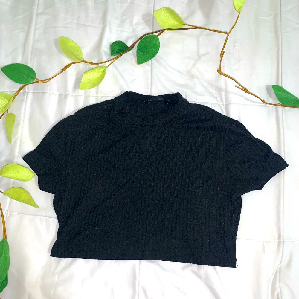 Black crop top